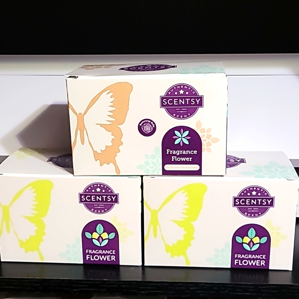 Scentsy vanilla bean buttercream Fragrance Flowers